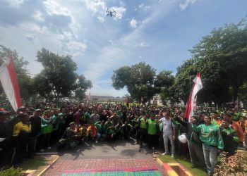 Kebersamaan Brimob dan Ojol di Sumut : Satukan Hati, Tebar Kepedulian