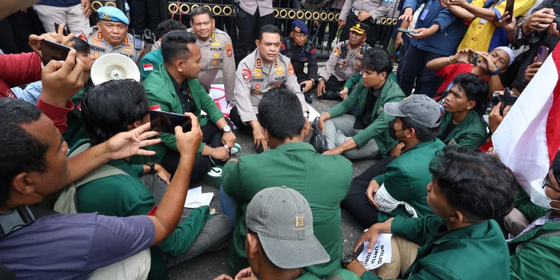 Kapolda Sumut Rangkul Mahasiswa BEM USU, Aspirasi Disampaikan dengan Damai