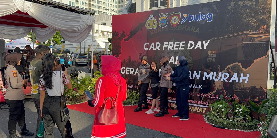 Ditsamapta Polda Sumut Meriahkan Car Free Day dengan Gerakan Pangan Murah