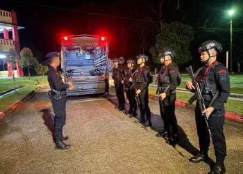 Dekat dengan Warga, Brimob Polda Sumut Gelar Patroli Dialogis dan Sambangi Pos Kamling di Gunungsitoli