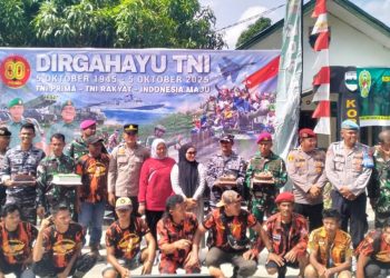 Sinergi TNI–Polri, Pemerintah dan Pemuda di Bedagai Rayakan HUT TNI dengan Gotong Royong dan Kejutan Kue