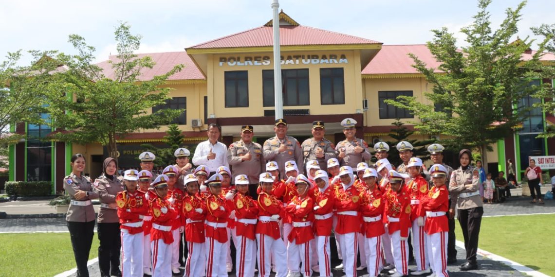 Polres Batu Bara Gelar “Polantas Menyapa”, Latih Baris Berbaris Polisi Cilik untuk Tanamkan Disiplin Lalu Lintas Sejak Dini