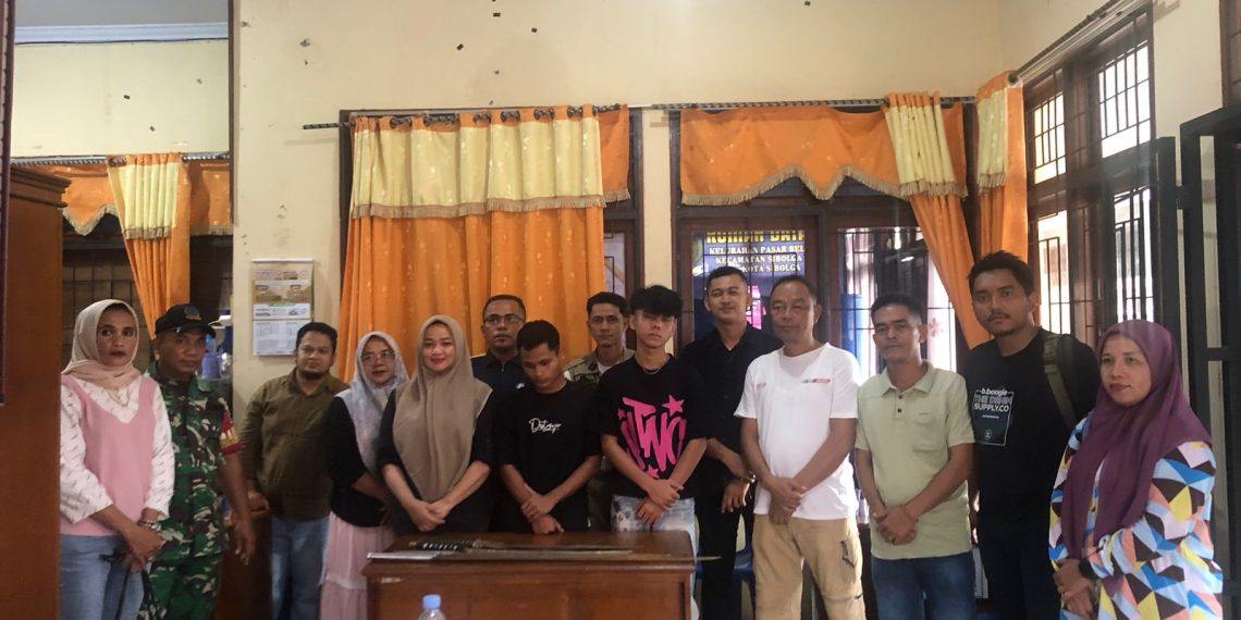 Polsek Sibolga Sambas, Lakukan Sambang dan Silaturahmi ke Rumah Warga, Cegah Tawuran Remaja di Wilayah Pasar Belakang