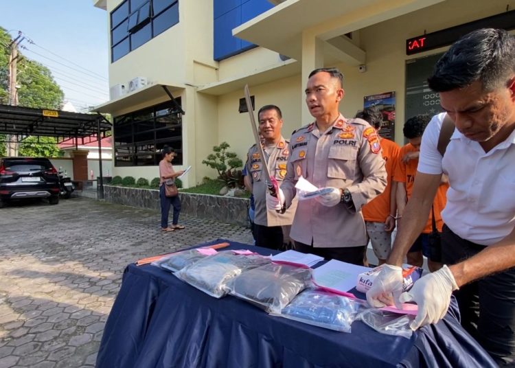 Polsek Medan Baru Ungkap Komplotan Begal Sadis, 3 Pelaku Ditangkap sudah 14 Kali Beraksi di Medan