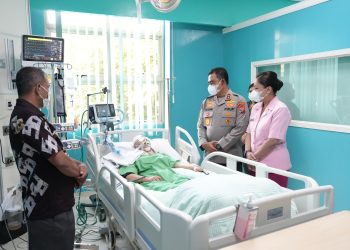 Kapolda Sumut Jenguk Korban Laka Lantas, Sampaikan Keprihatinan dan Doa untuk Kesembuhan