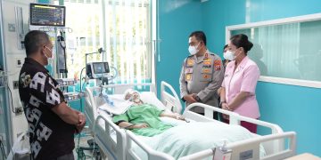 Kapolda Sumut Jenguk Korban Laka Lantas, Sampaikan Keprihatinan dan Doa untuk Kesembuhan