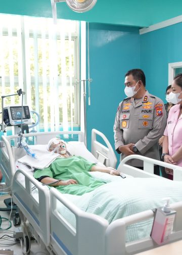 Kapolda Sumut Jenguk Korban Laka Lantas, Sampaikan Keprihatinan dan Doa untuk Kesembuhan